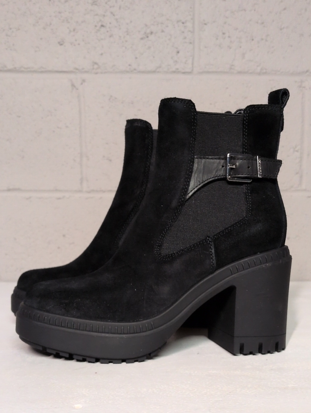 Calvin Klein Women's Fayth Block Heel Lug-Sole Booties Size 7.5 NWOT - Picture 3 of 10